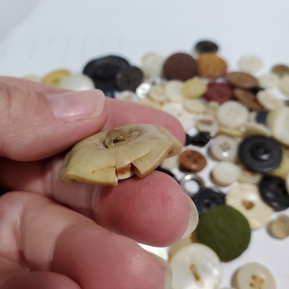 Vtg small lot of Buttons granny's drawer button collection crafting buttons - Picture 6 of 10